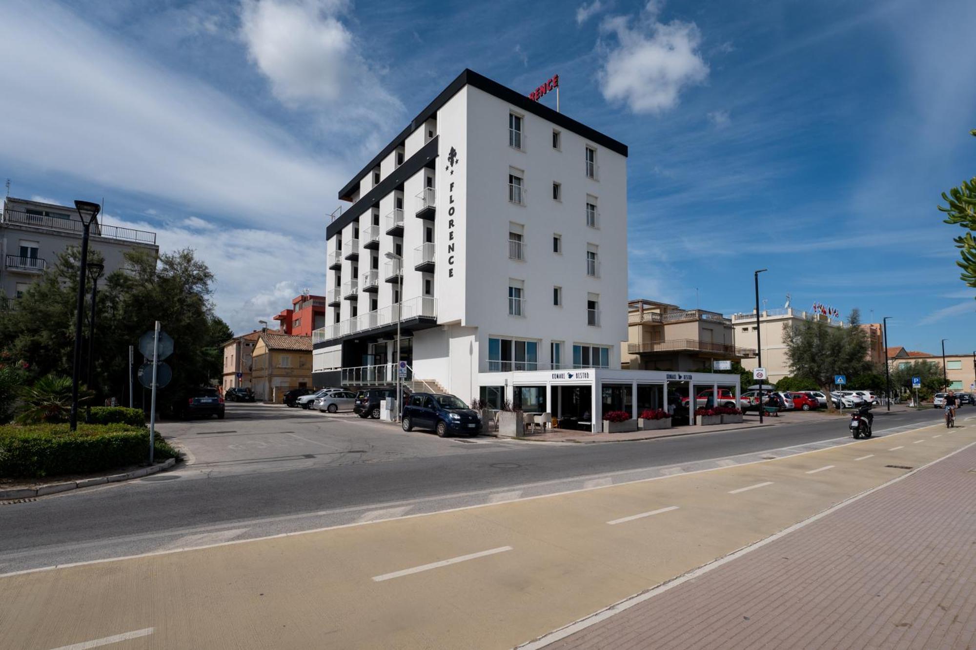 Hotel Florence Marotta Extérieur photo
