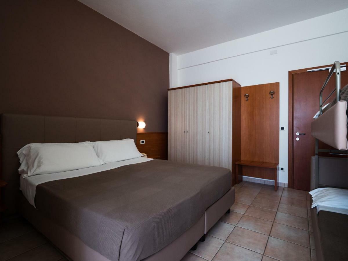 Hotel Florence Marotta Extérieur photo