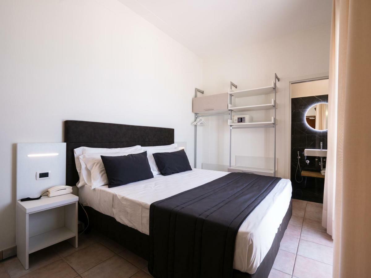 Hotel Florence Marotta Extérieur photo